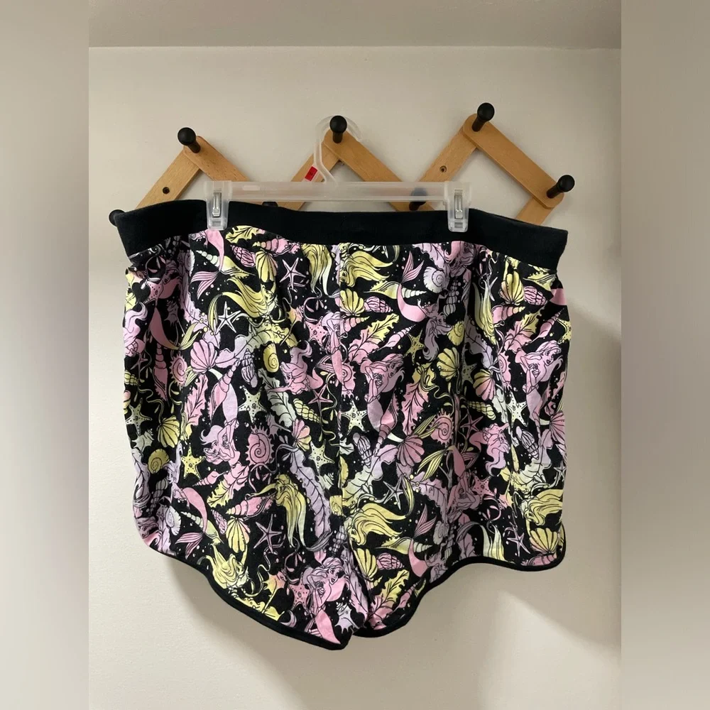 torrid Black Shorts with Pink and Yellow Seashell Print